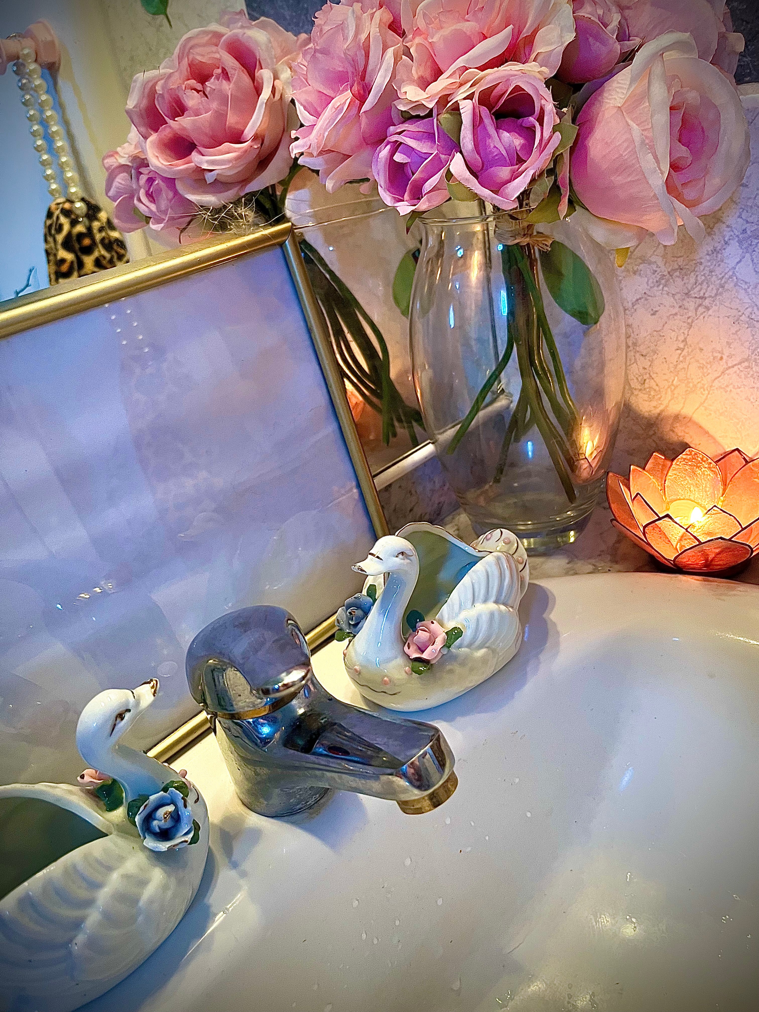 Duo de cygnes en céramique fleurie – style vintage romantique / Collection Way Brocante