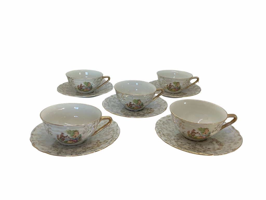 Service de tasses à café ou thé vintage / Brocante
